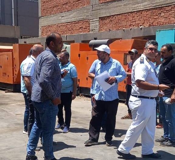 بدون تراخيص.. غلق وتشميع ورش بالشروق