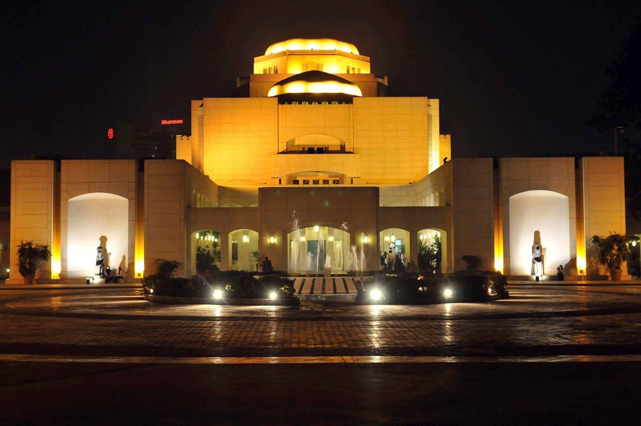 اليوم عزاء والده علاء عبد السلام رئيس دارالأوبر بمسجد الشرطة