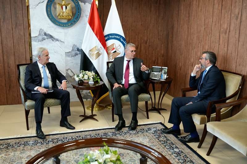 وزير البترول يستقبل رئيسي أبكس العالمية ويونايتد إنرجى الصينية