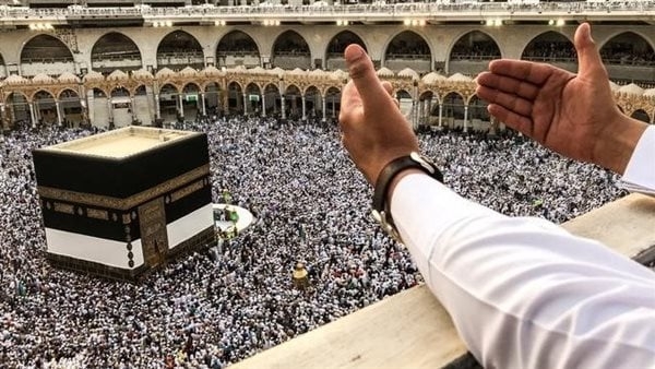 بالتزامن مع اقتراب الموسم.. أسعار برامج الحج السياحي والمباشر 2025