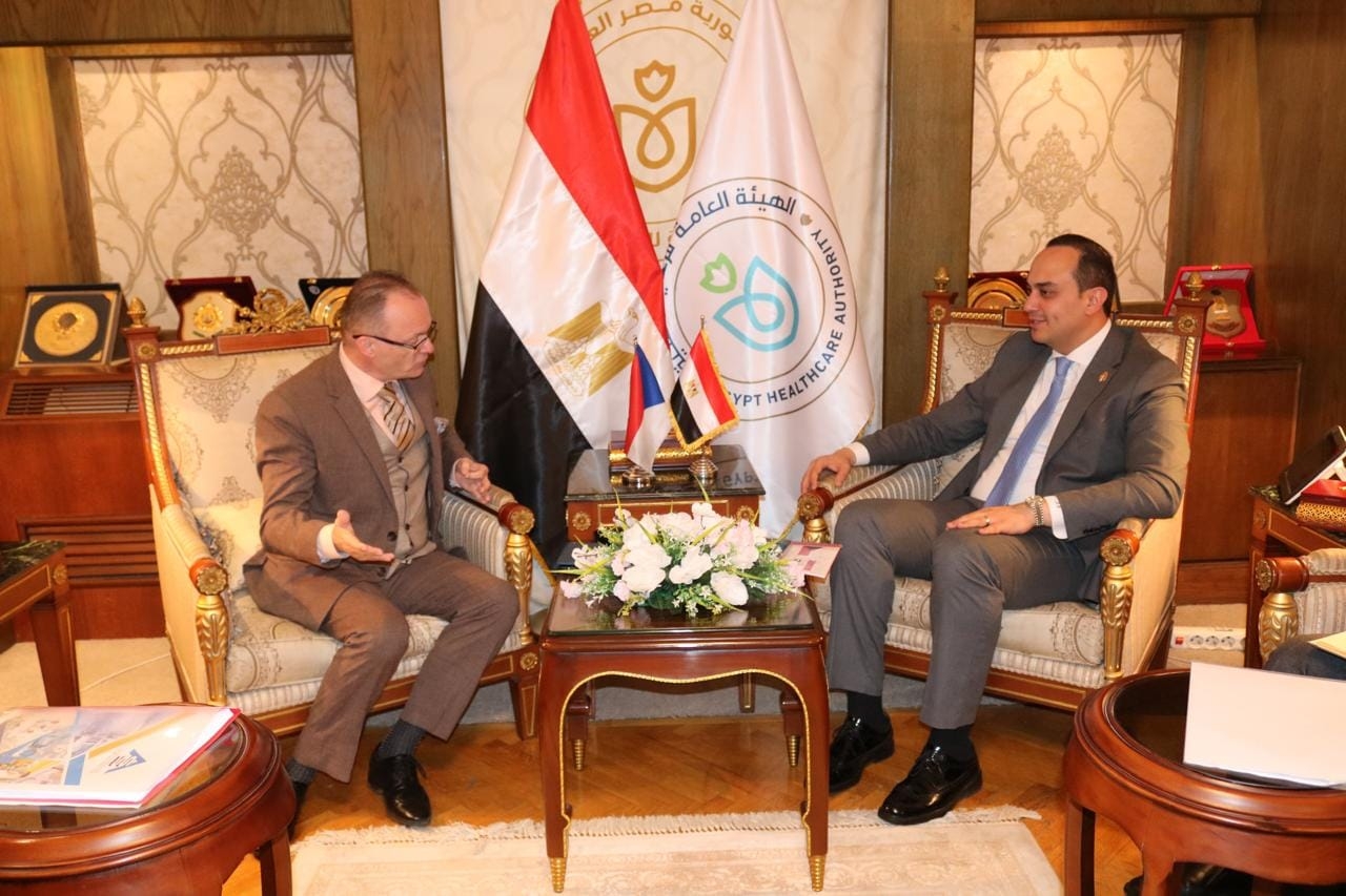 رئيس الرعاية الصحية يبحث مع سفير التشيك سبل التعاون المشترك