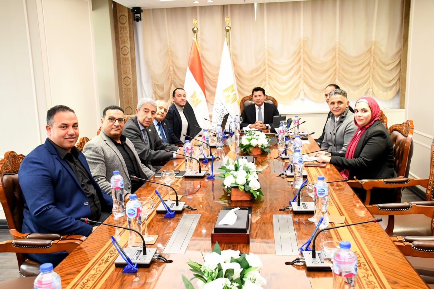 وزير الشباب يبحث تطوير الراليات الصحراوية ويطلق مبادرة 'أنت قدوة'