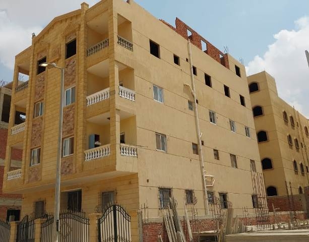 جهاز مدينة بدر يزيل دور سكنى فى الحى المتميز ويحول المالك للنيابة صور