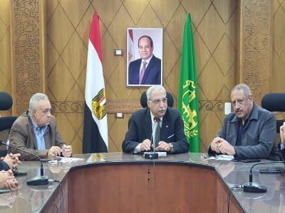 للمدارس الرسمية لغات والمتميزة