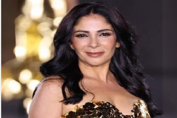 منى زكي تحكي موقف جمعها بـ وحيد حامد