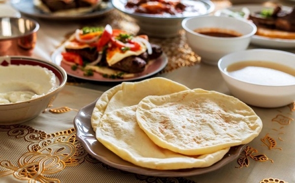 الخبز الفرنسي السريع في 5 دقائق .. طريقة سهلة ولذيذة بدون خميرة