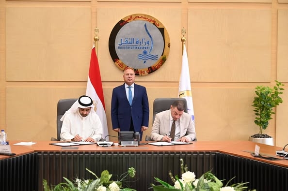 وزير الصناعة يشهد إطلاق خدمة نقل الركاب الكهربائي لـ"جرين فالي"