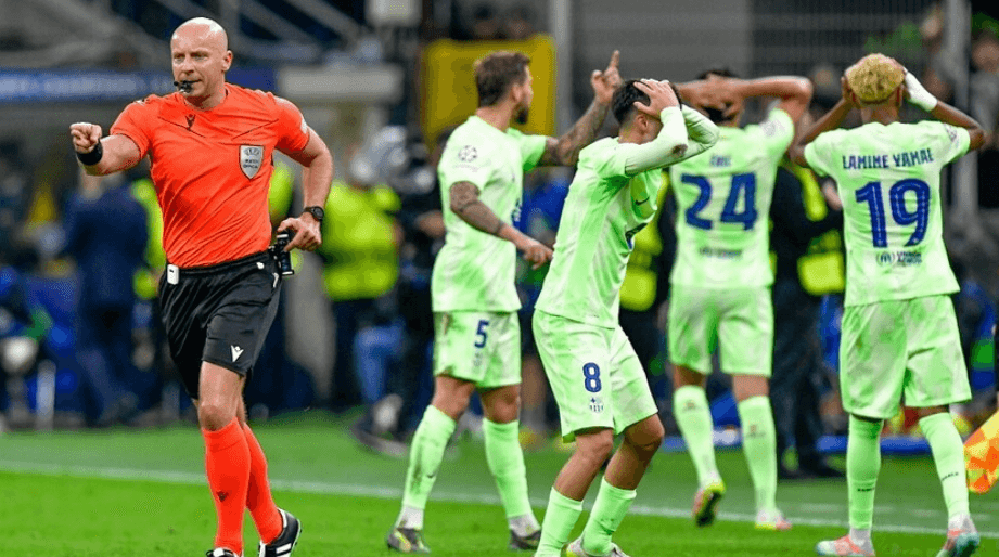 ماذا قال حكم مباراة إنتر ميلان وبرشلونة بعد الهجوم عليه بعد المباراة