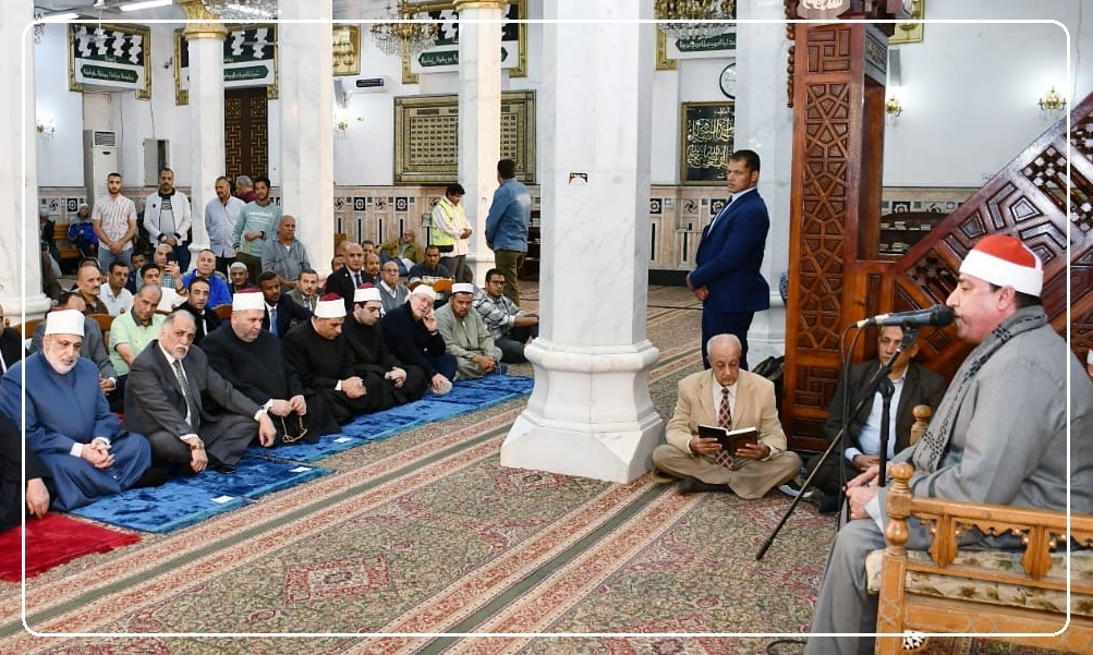 تلاوة القرآن أم تحية المسجد.. ما الواجب عند الذهاب لصلاة الجمعة؟