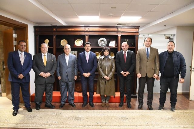 وزير الشباب يجتمع بمجلس إدارة اللجنة البارالمبية لمناقشة الخطط والاستعدادات