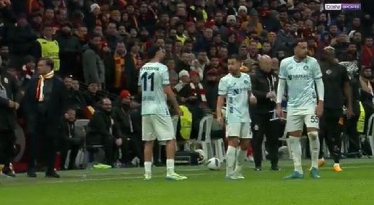 فيديو.. انسحاب فريق أضنة سبور أمام جالاتا سراي بالدوري التركي