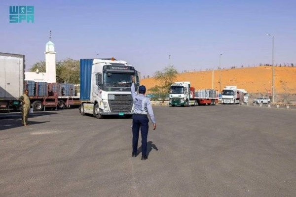 Saudi Authorities Seize Three Foreign Trucks For Unauthorized Cargo Transport