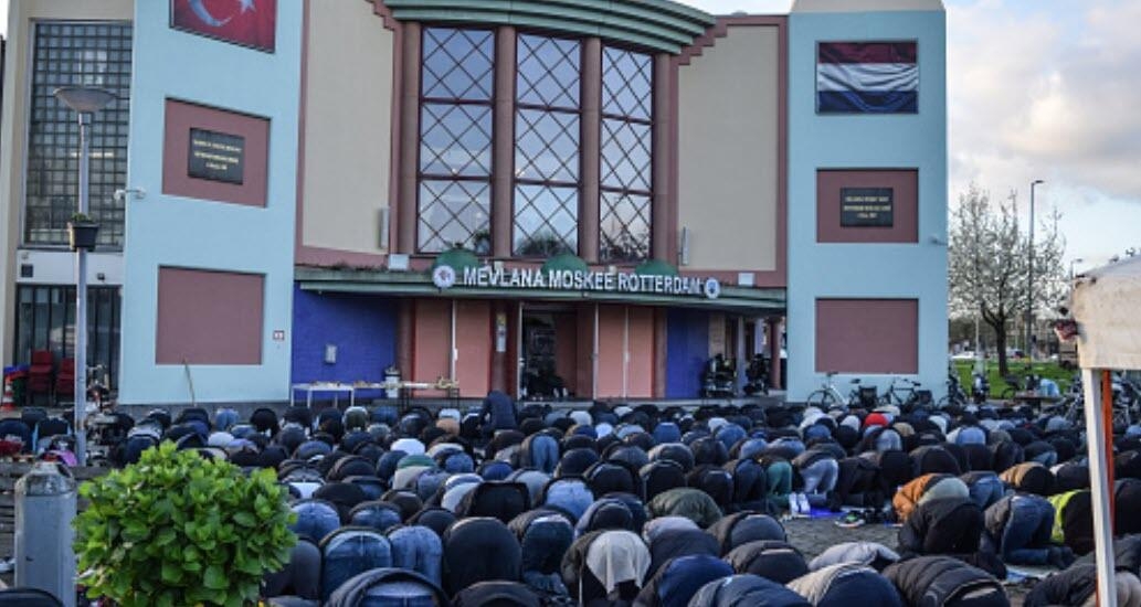 Dutch MPs Push to Ban Amplified Islamic Prayer Calls