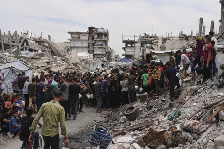 Israel Allows Aid Into Gaza As WHO Warns 500,000