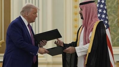 Trump Slams Neocons, Pushes Peace in Saudi Speech