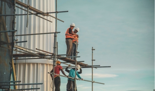Bahrain: Midday Work Ban Begins Today