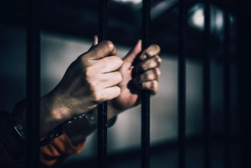 Bahrain: Two jailed over indecent social media posts