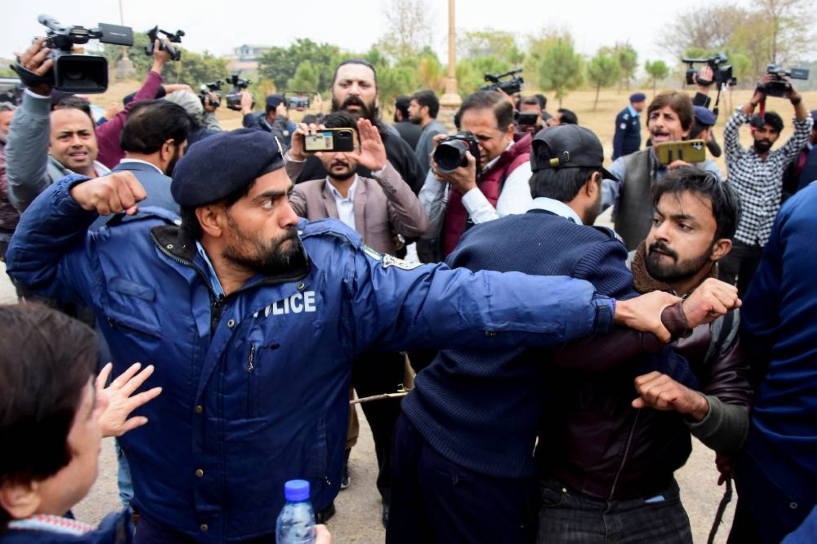 Pakistani journalists protest after Senate passes bill allowing control over social media content