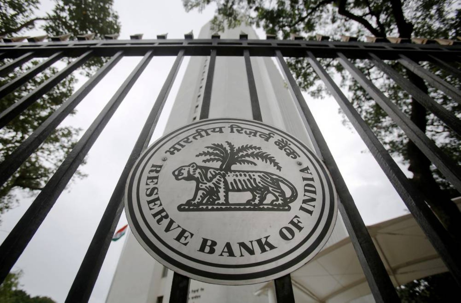 India's central bank cuts repo rate by 25 bps to spur growth