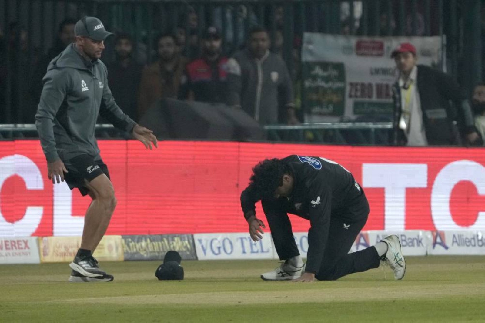 New Zealand's Ravindra suffers sickening head injury in Pakistan ODI