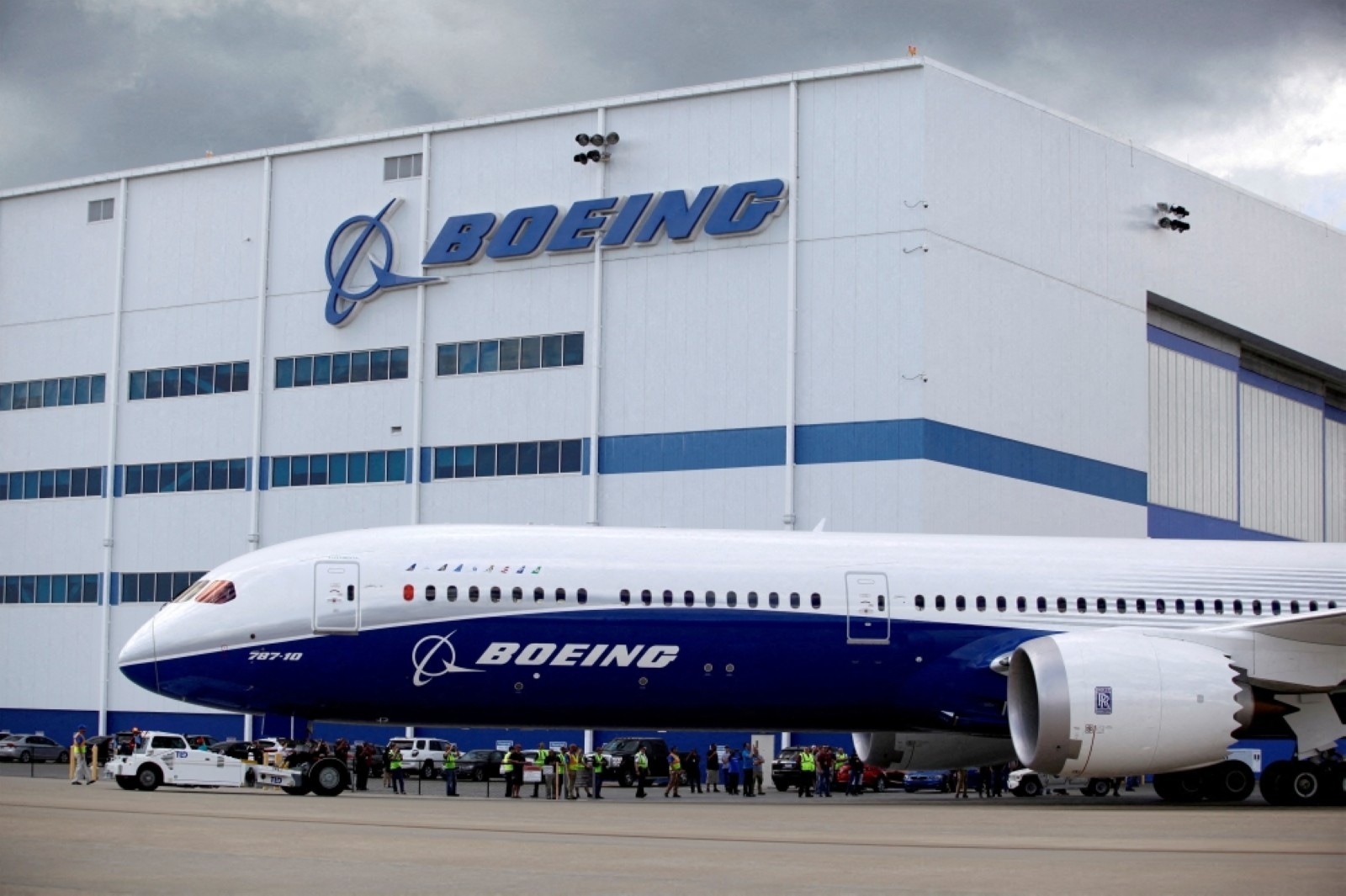 Boeing signals more orders before setting up facility in India
