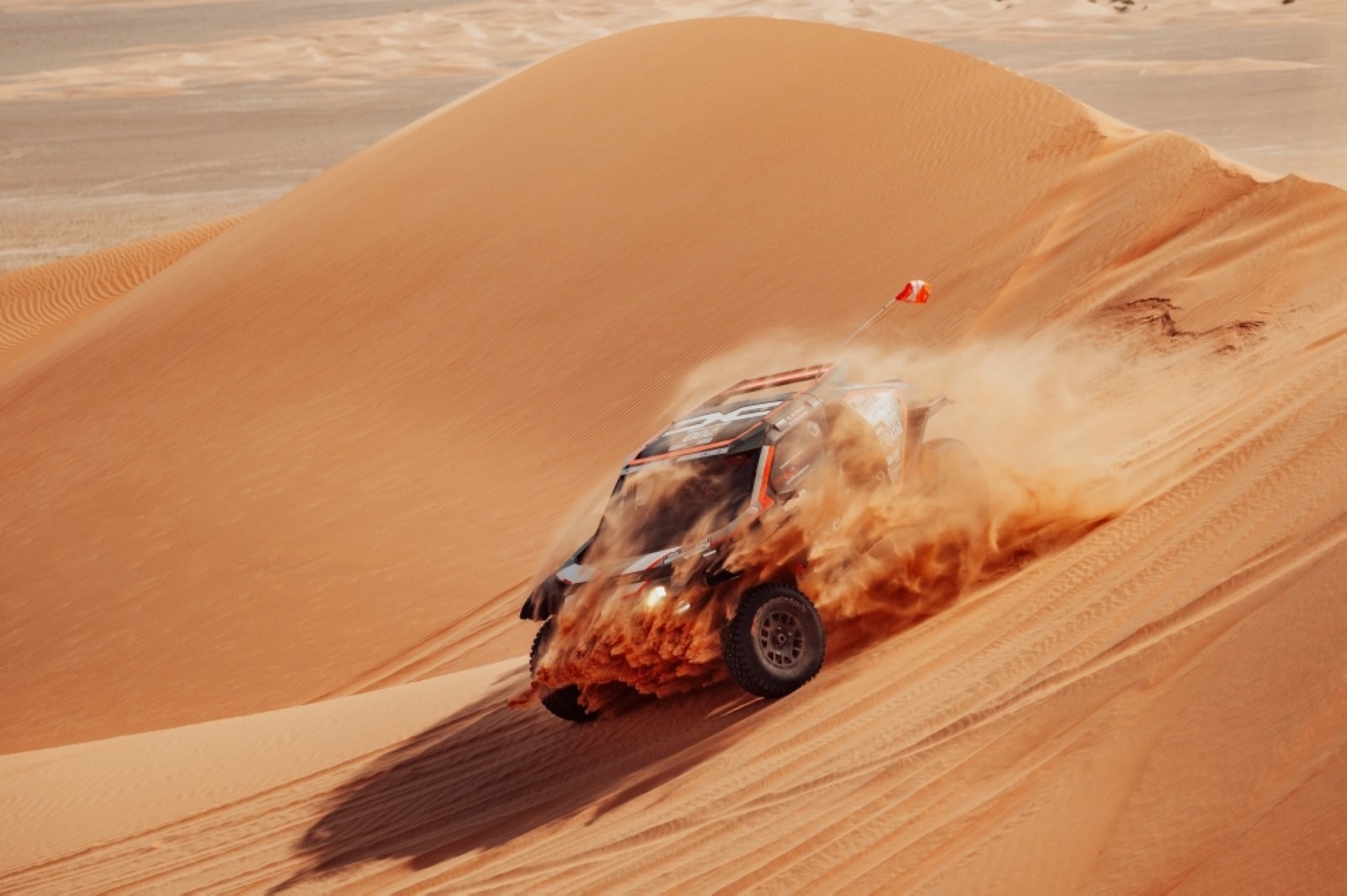 Attiyah retains lead, Sanders inches closer to title
