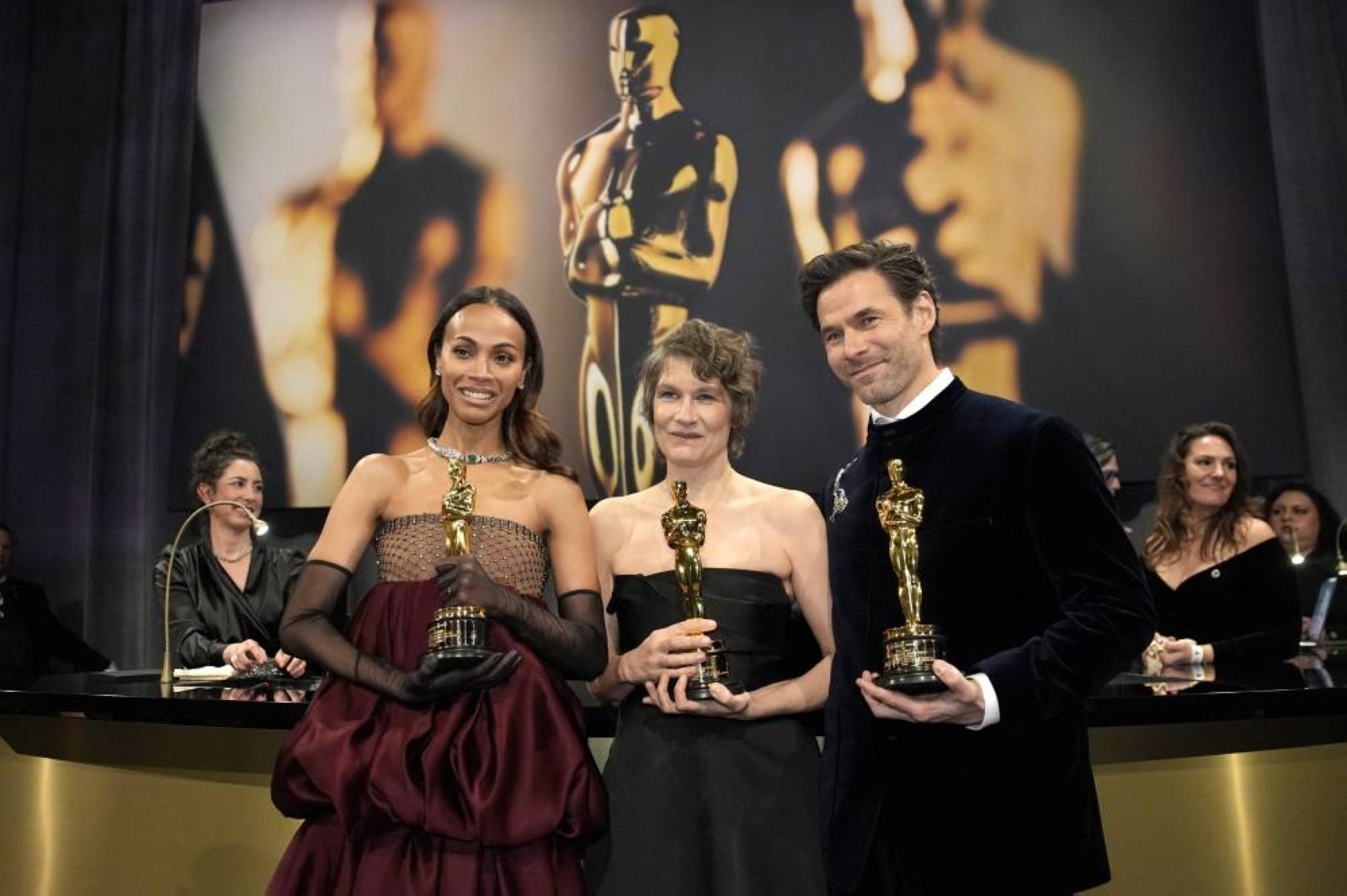 Zoe Saldaña wins first Oscar as best supporting actress in 'Emilia Pérez'
