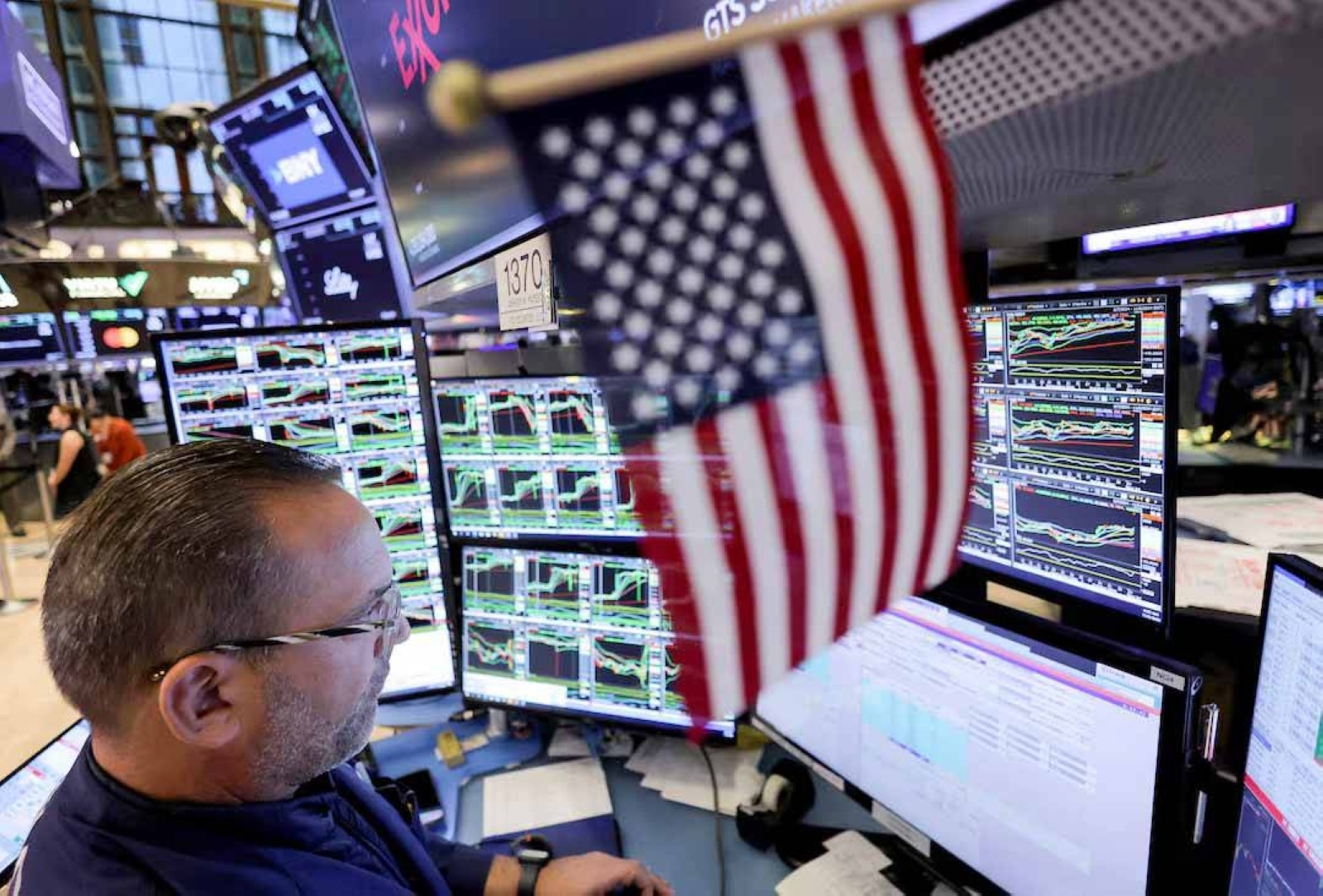 US stock market loses $4 trillion in value as Trump ploughs ahead on tariffs