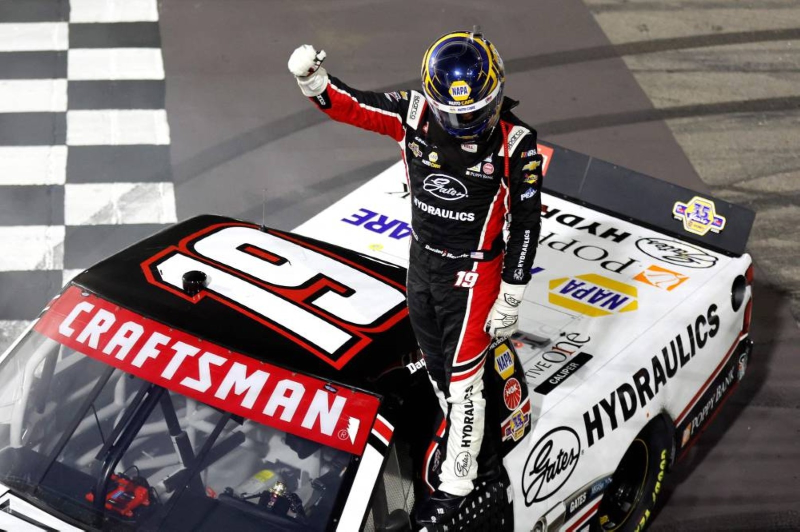 Daniel Hemric picks up 1st NASCAR Craftsman Truck Series win of career
