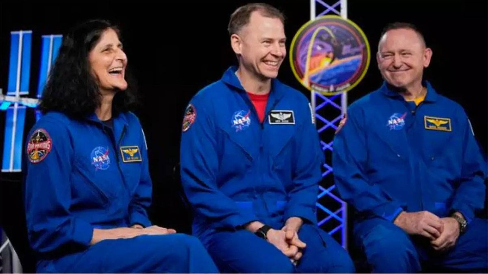 Astronauts take tough questions at media meet