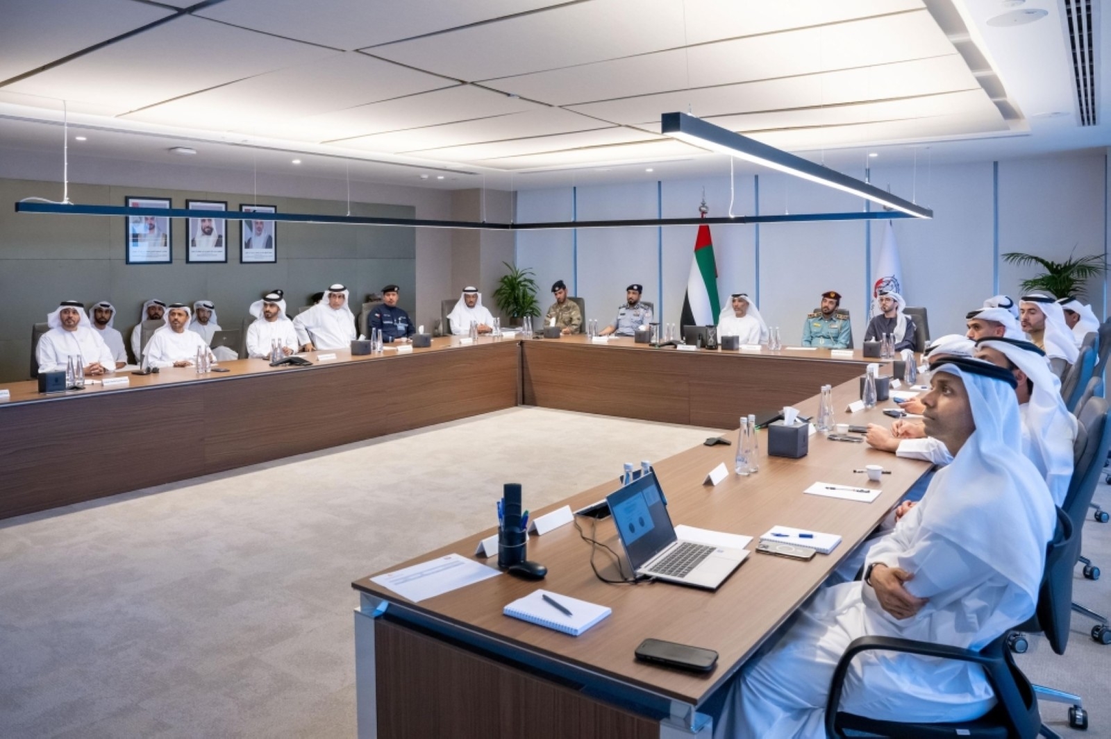 Meet discusses ways to organise trading of petroleum products