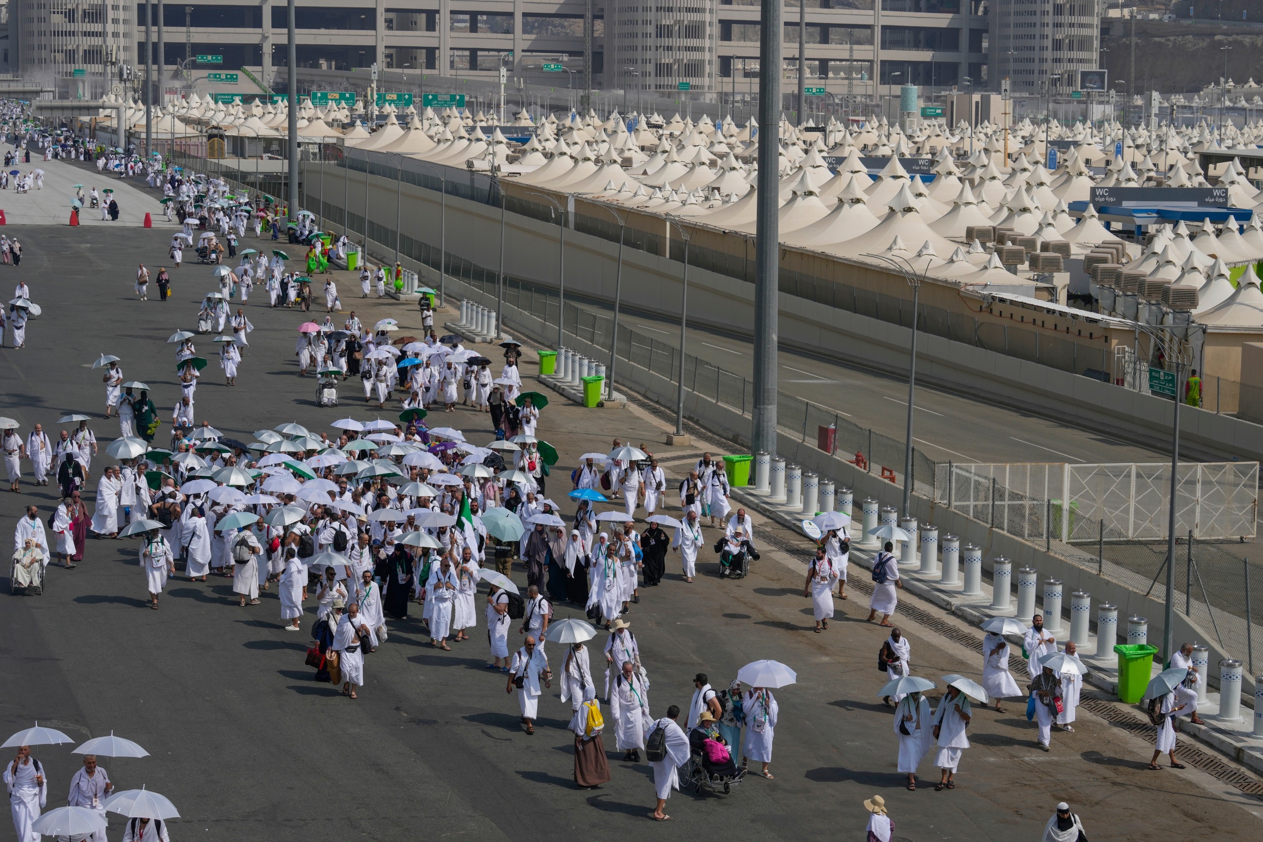 Pakistani pilgrims to be provided with air-conditioned camps in Mina during Hajj, says minister