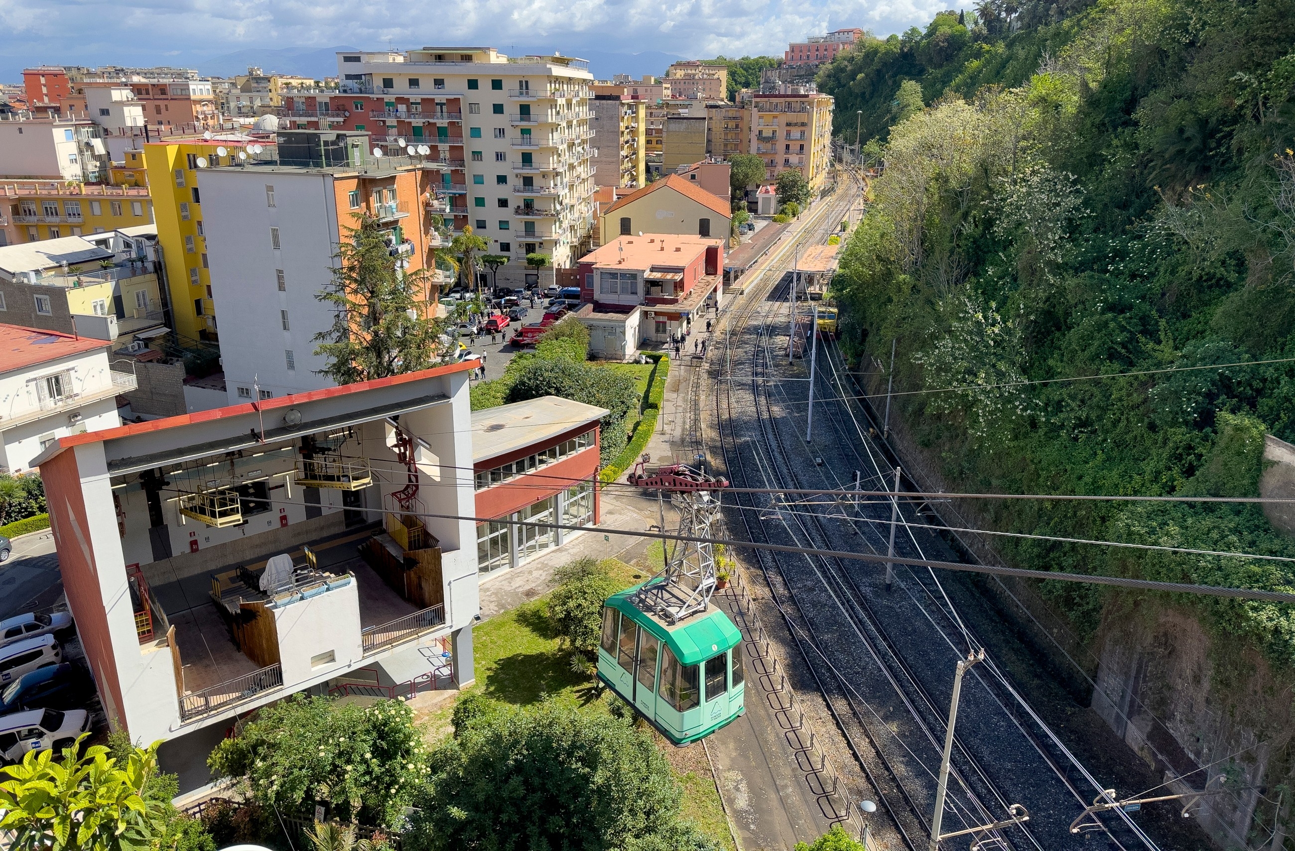 Four killed as cable car plunges into a ravine in Italy