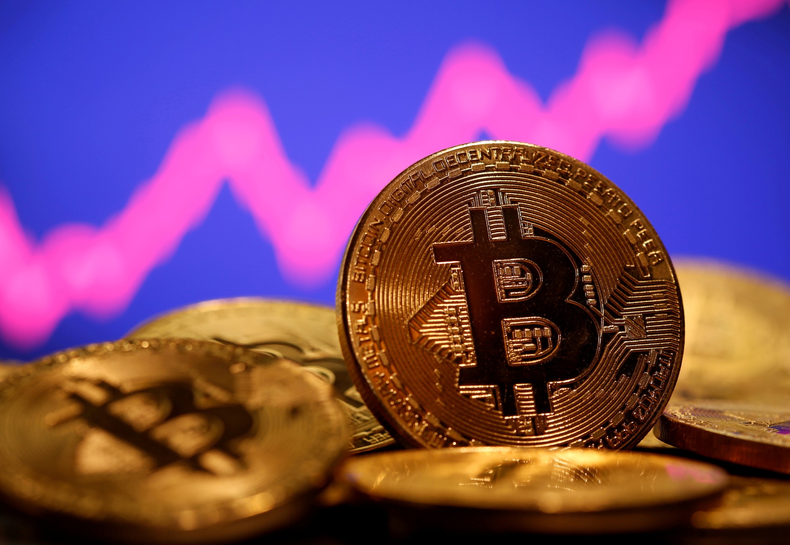 Three lure woman to invest in crypto, defraud her of Dhs56,000 in Dubai