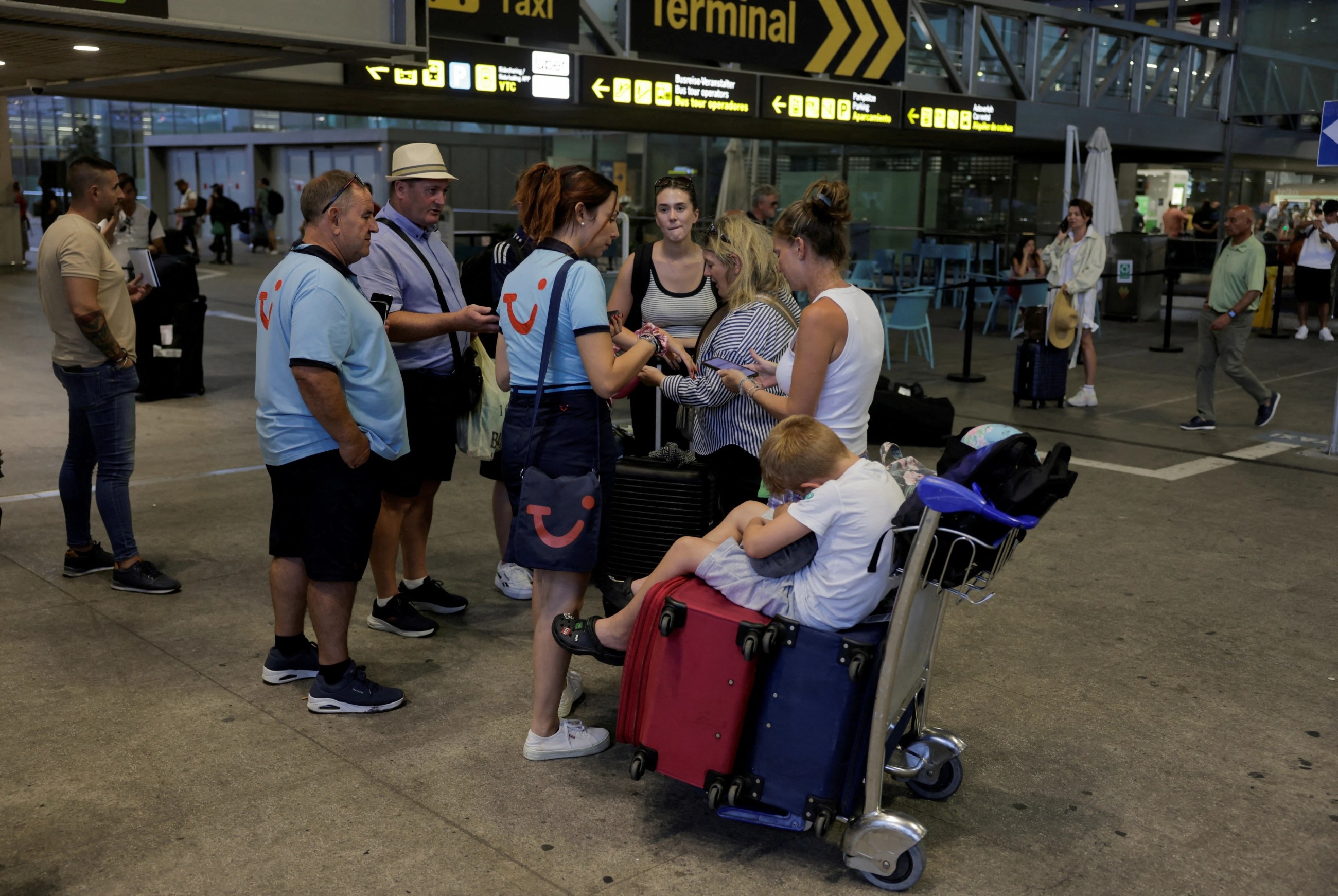 Economic worries could weigh on airline results as EU bookings drop