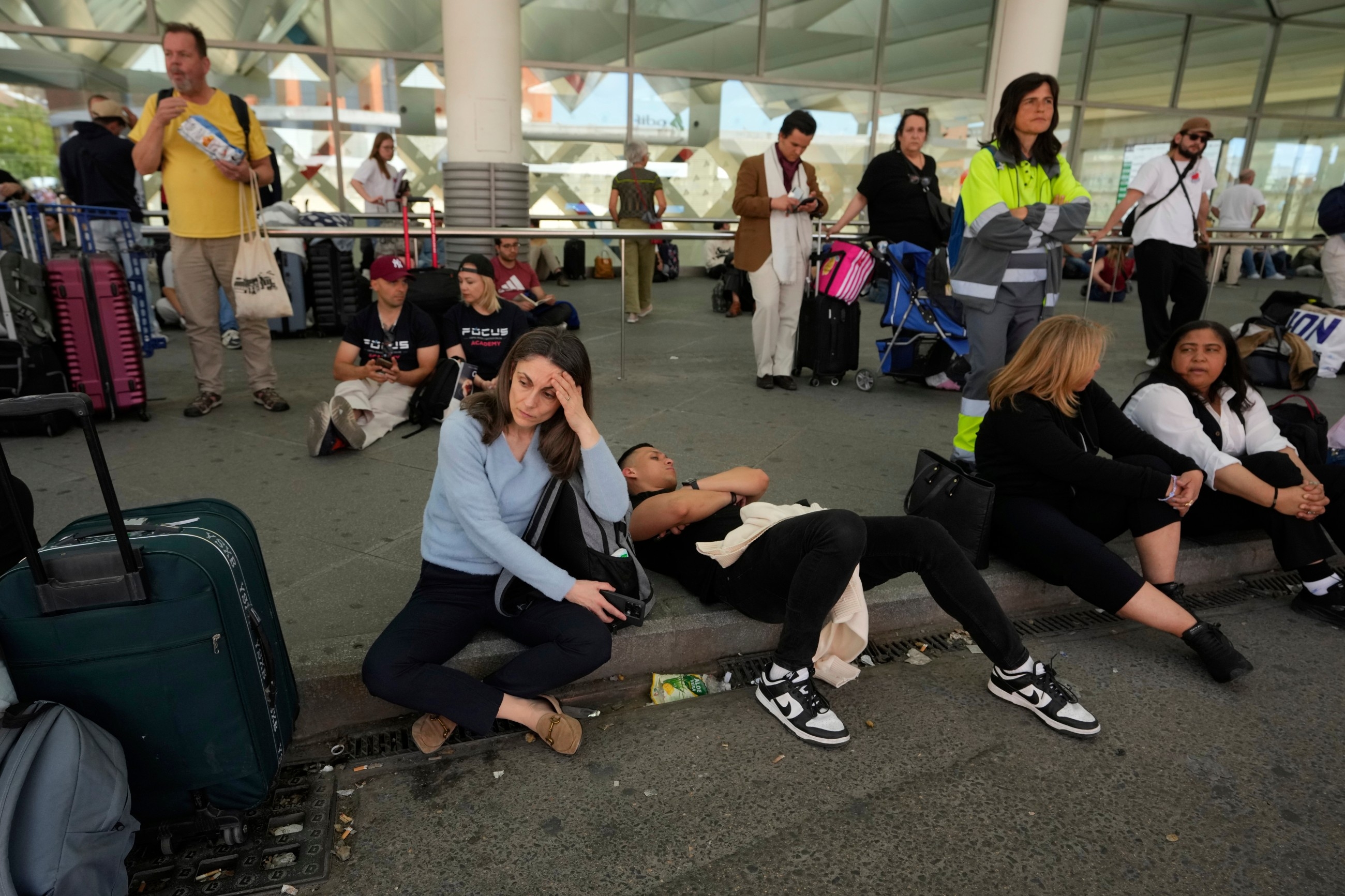Massive blackout disrupts flights, subway trains in Spain and Portugal