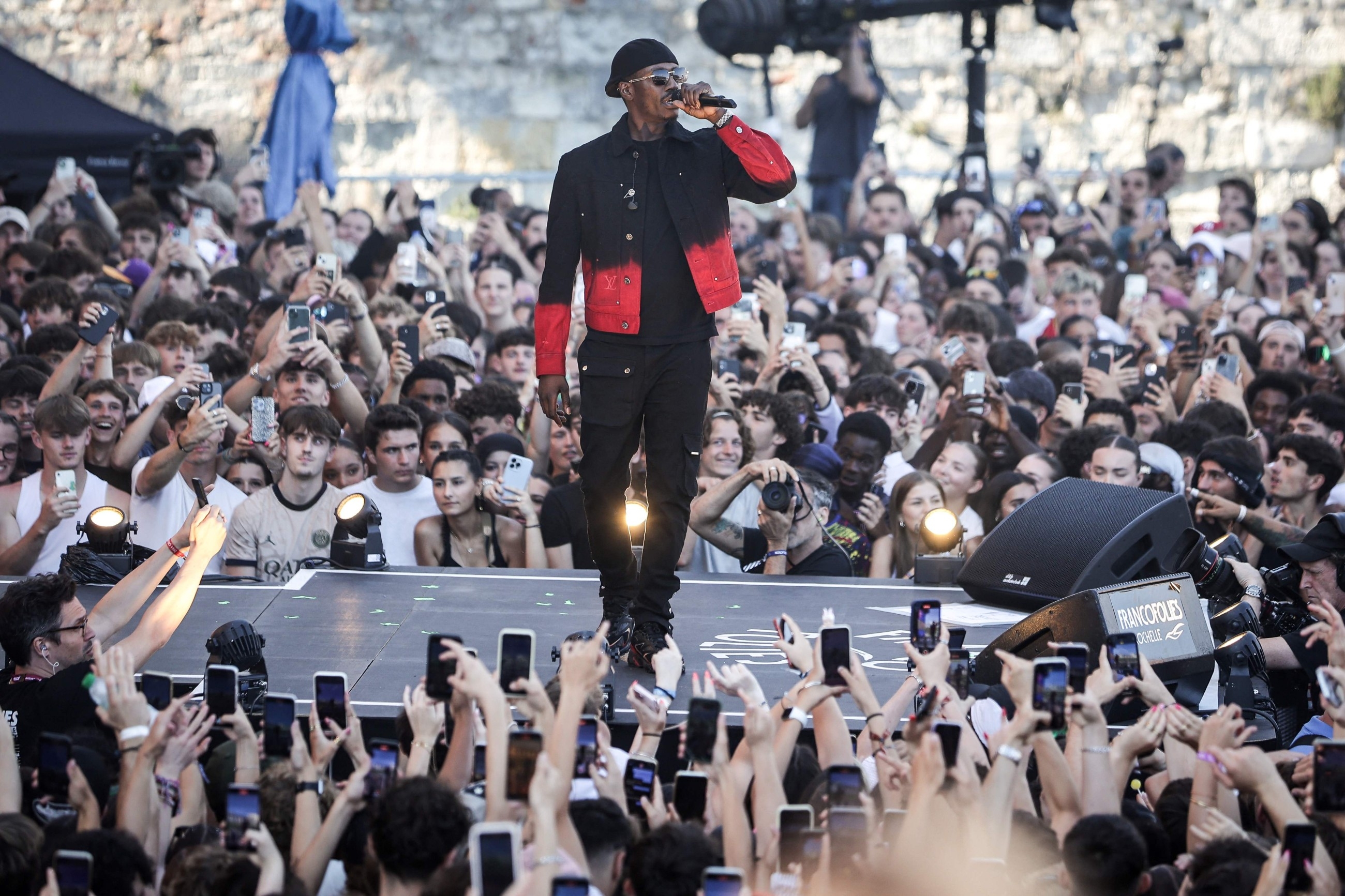 Rapper Werenoi, France's biggest-selling music artist in recent years, dies at age 31