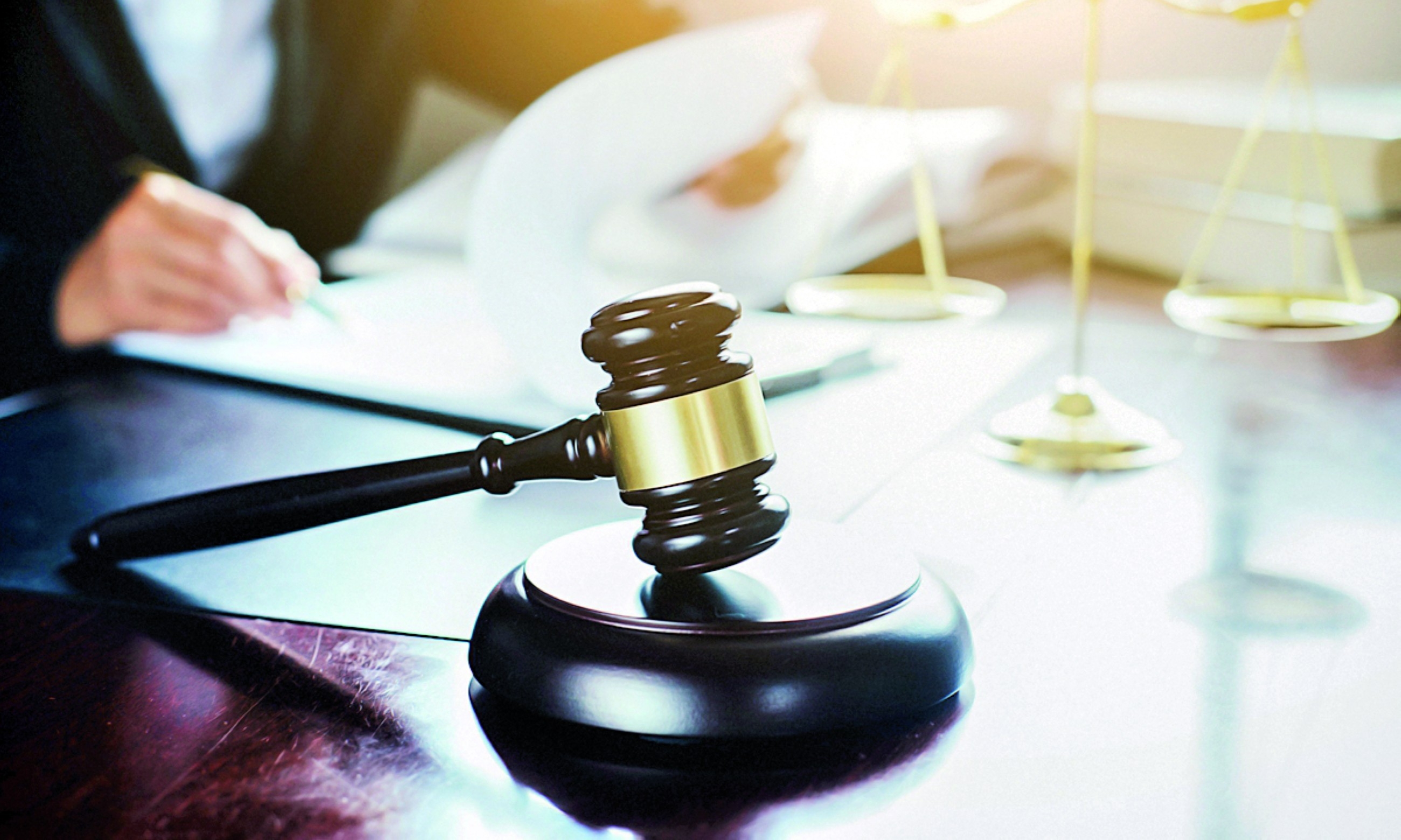 Woman obligated to pay Dha15,000 to another on assault charges in Abu Dhabi