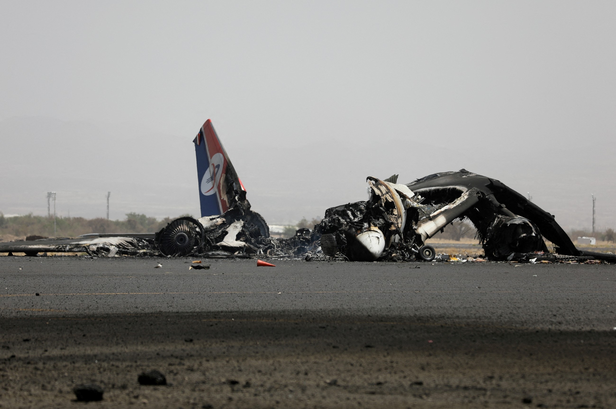 Israel destroys last plane at Yemen's airport