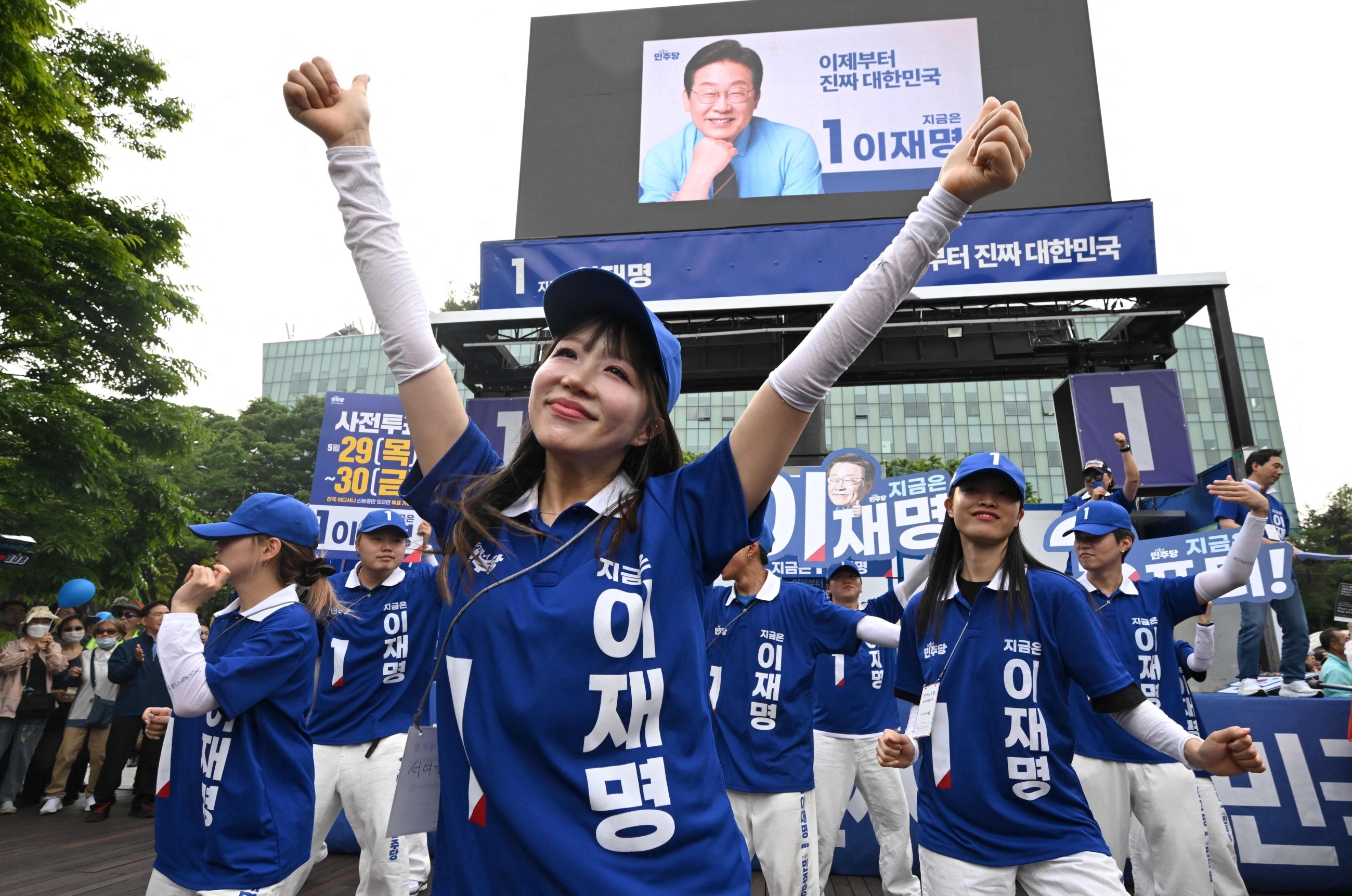 South Korean students warned over posts amid US crackdown