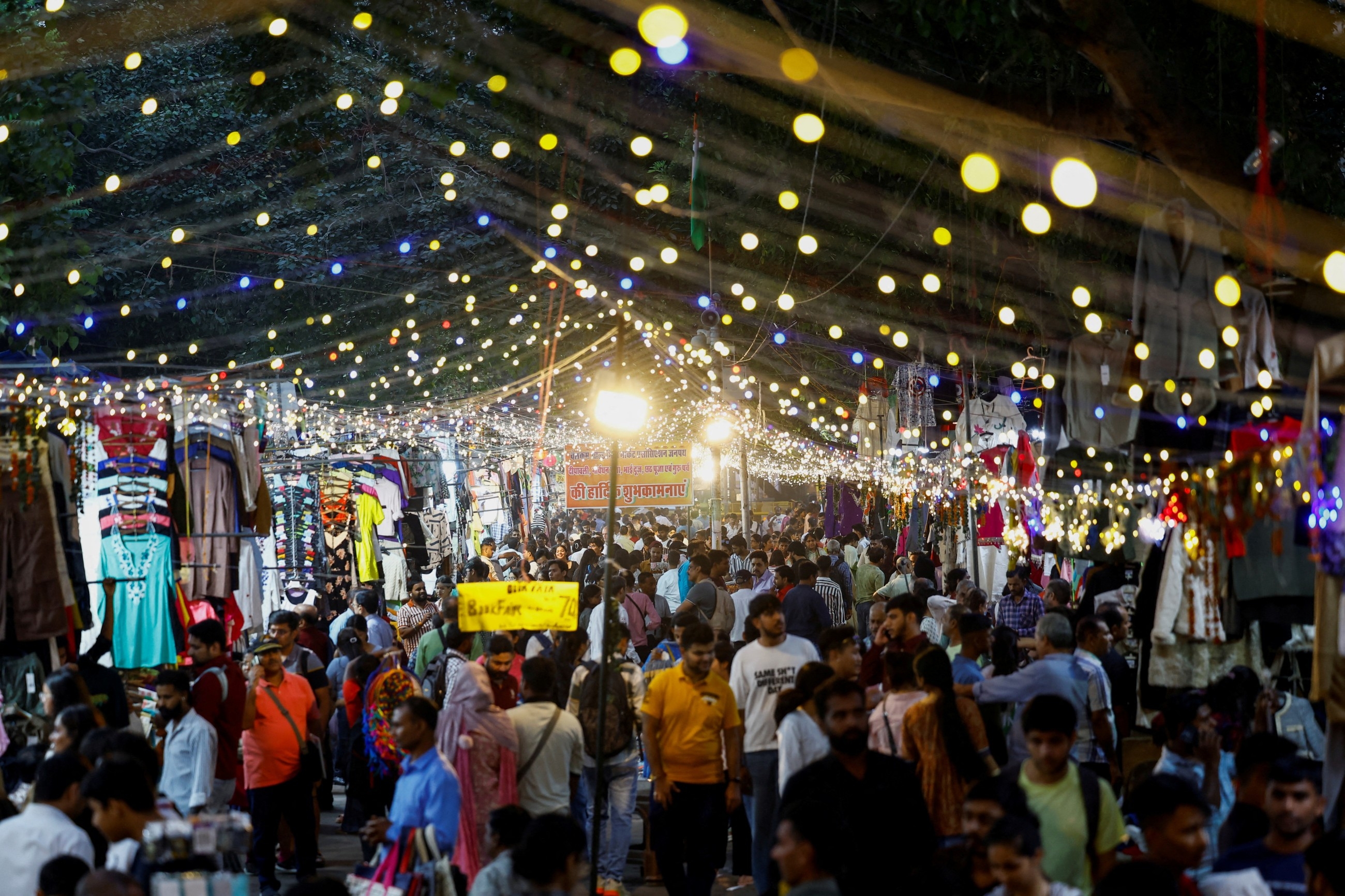 India's economy outperforms peers as it surges 7.4% in Q1