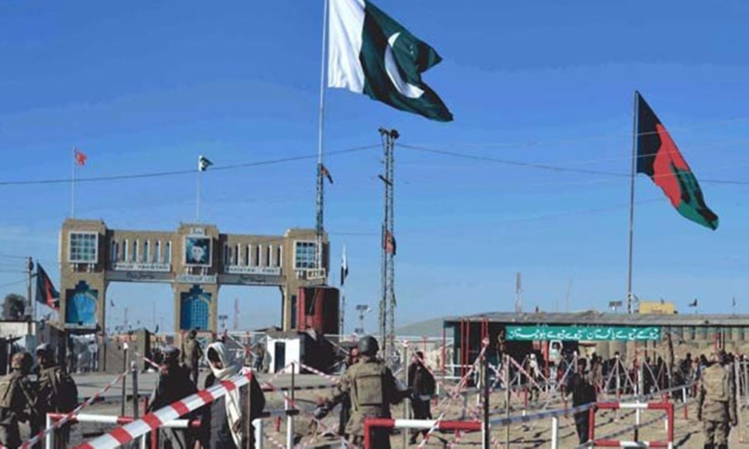 Pakistani troops kill 14 militants in raid near Afghanistan