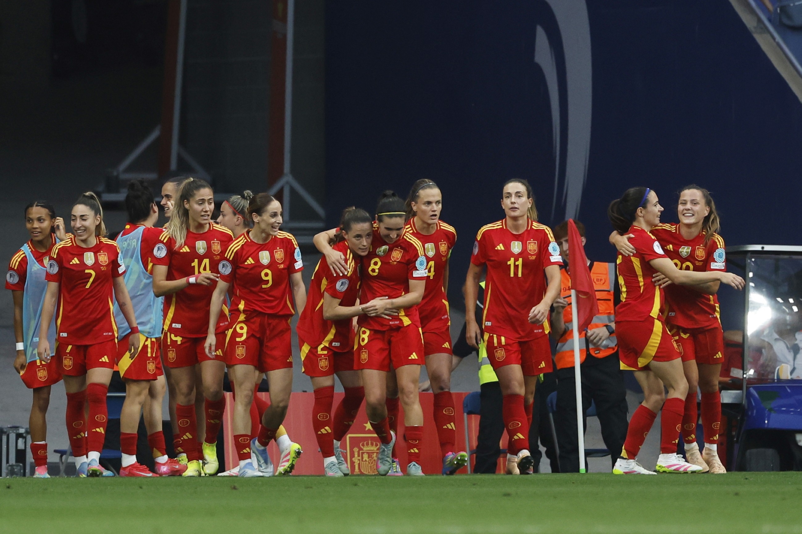 Pina fires Spain past England into eves' Nations League semis