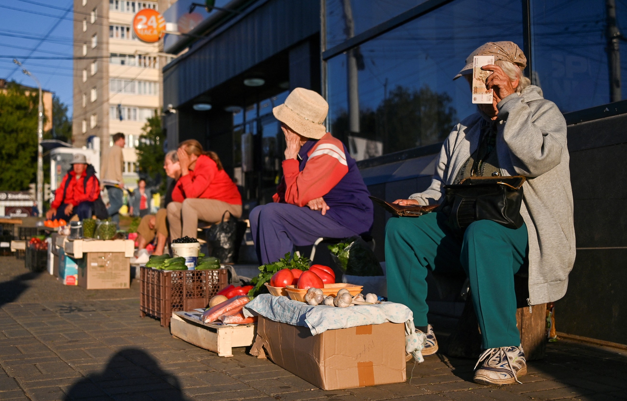 Russian CB cuts key rate to 20%, inflation slowing down