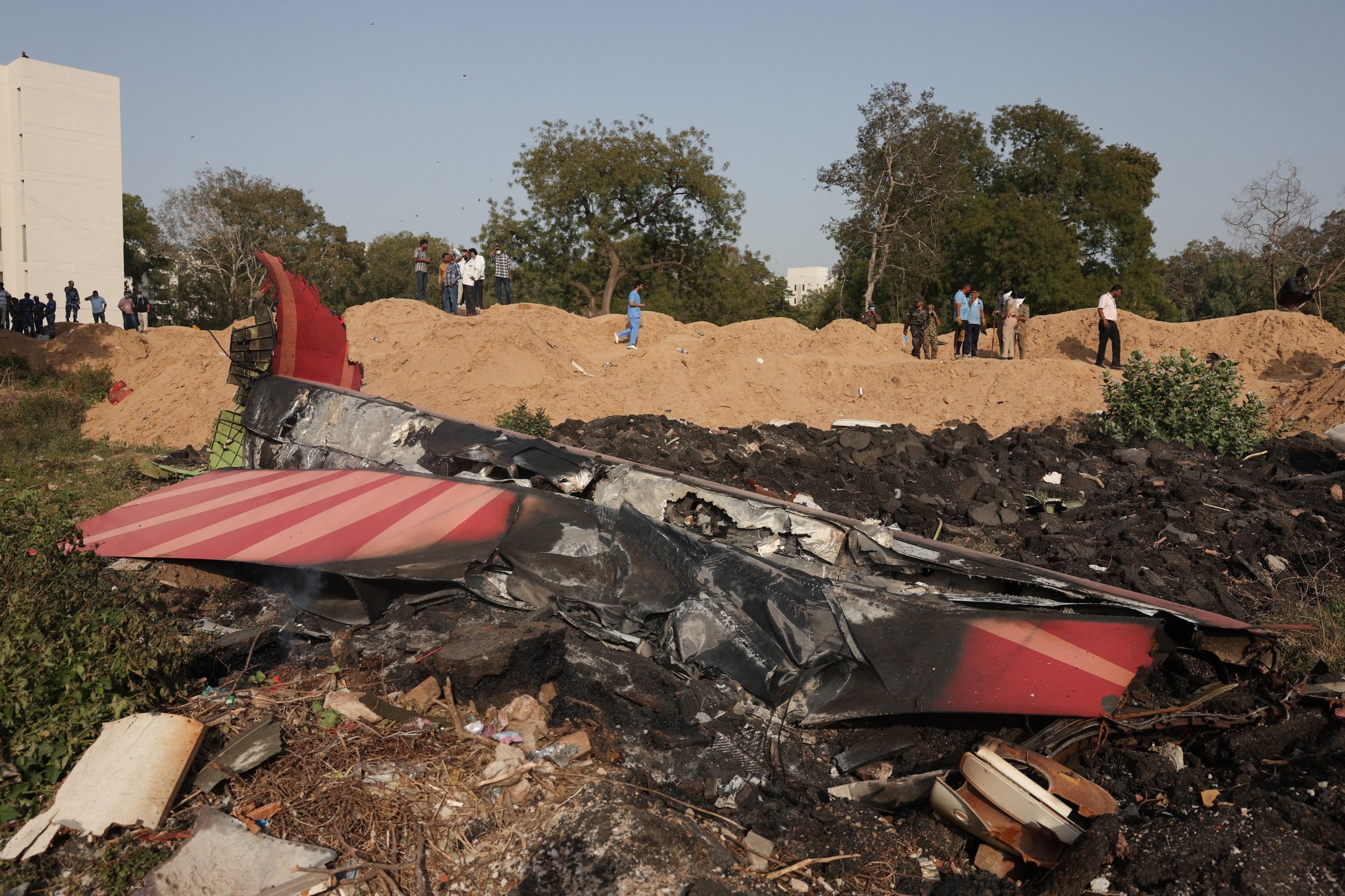 Bollywood stars express grief over Air India mishap