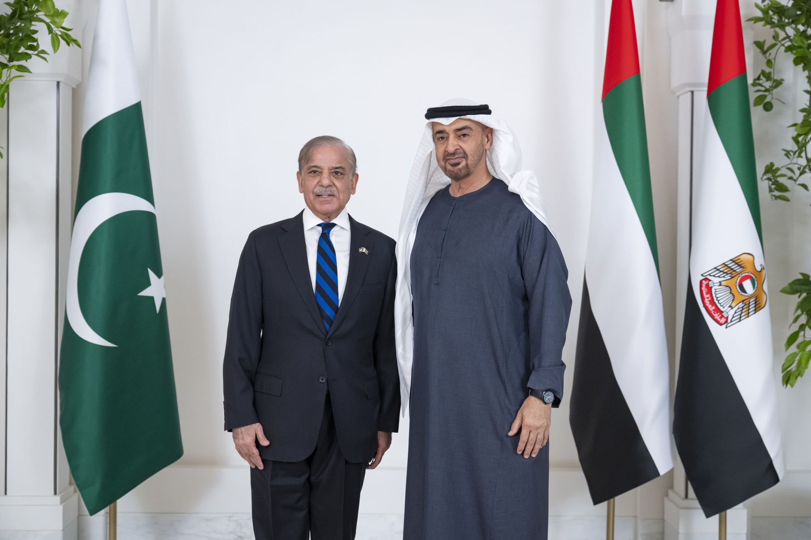 President, Pak PM discuss bilateral ties and region development