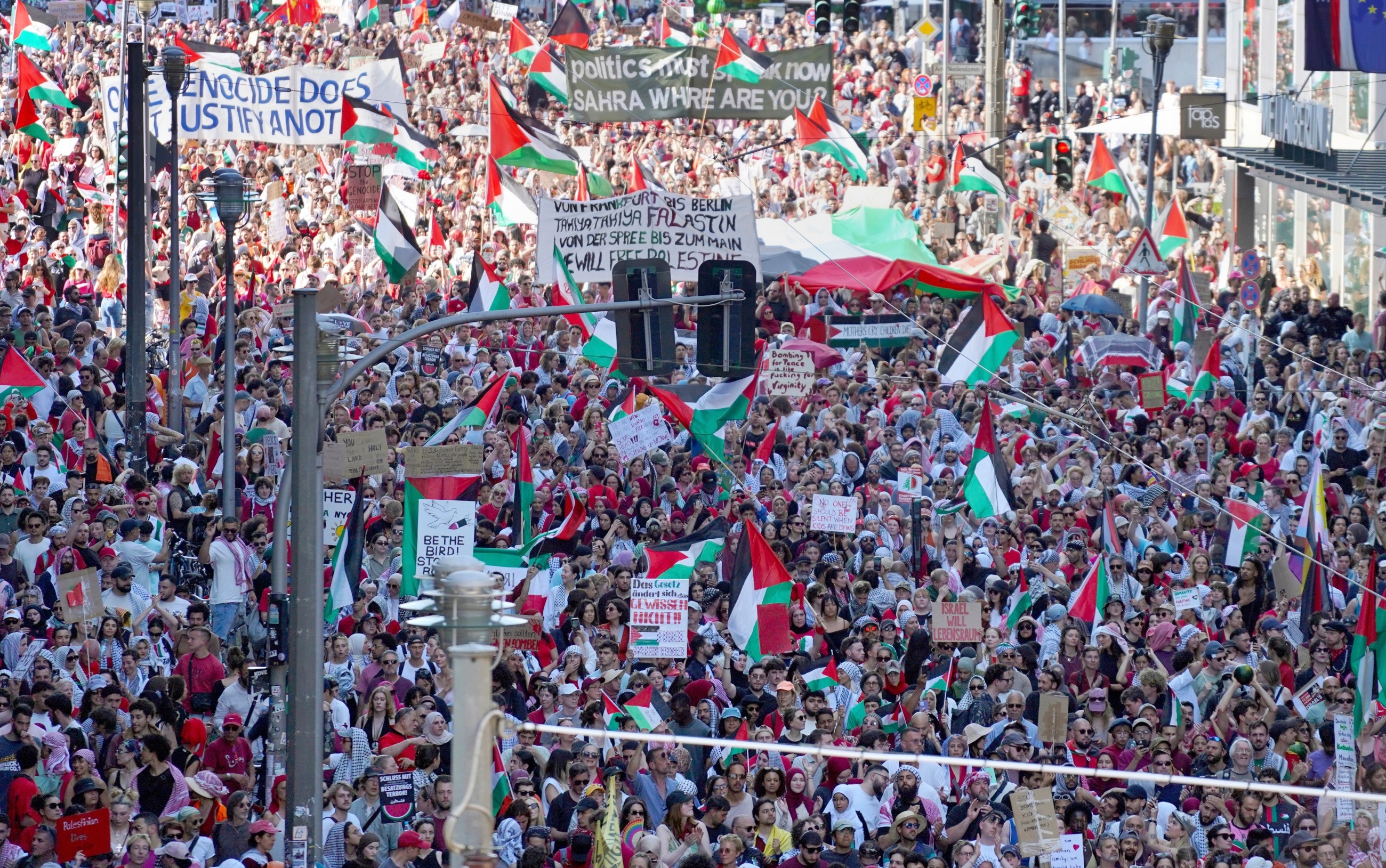 Tens of thousands join pro-Palestinian marches in London and Berlin