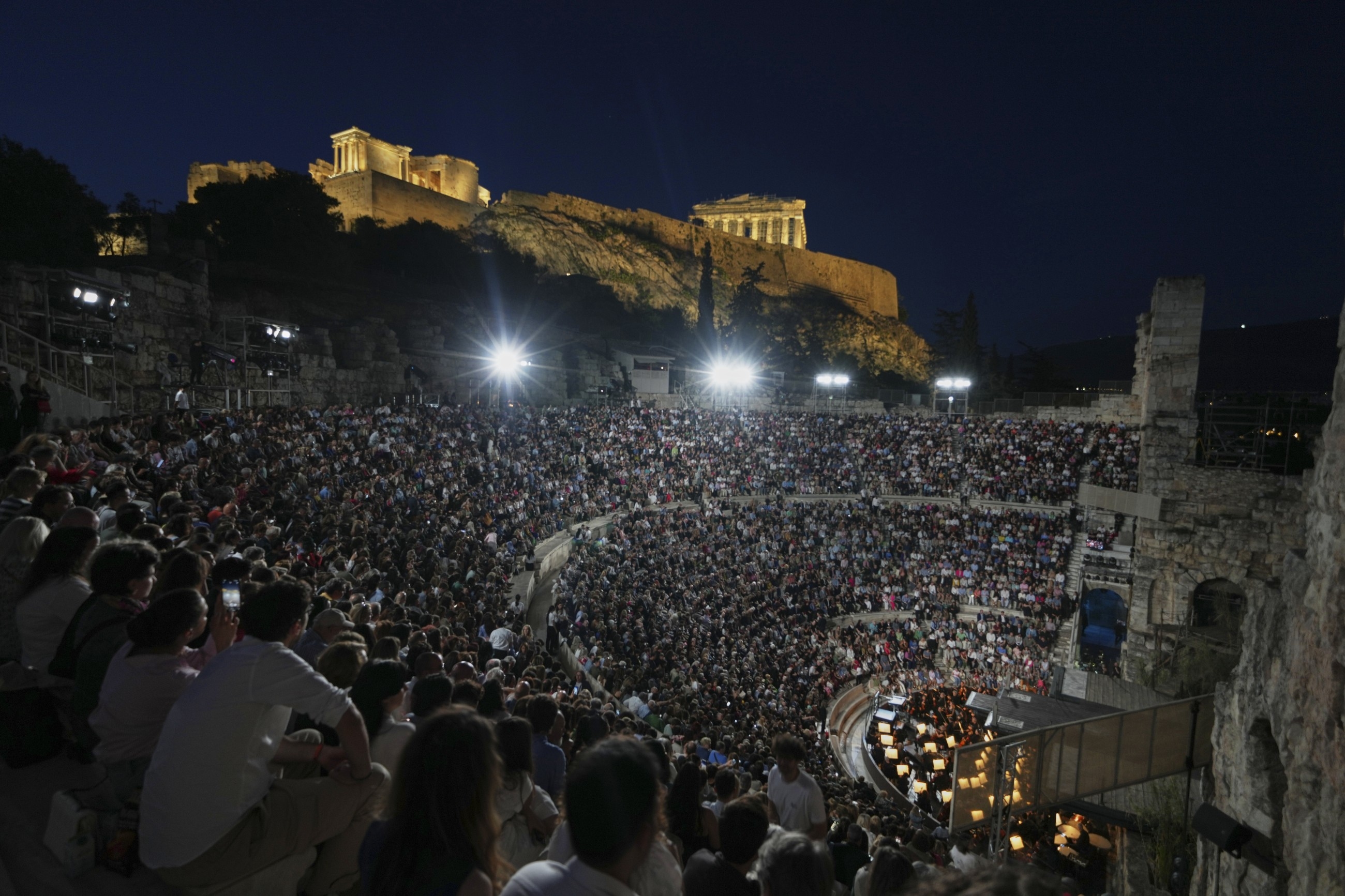 Athens' ancient theatre closes for three-year restoration