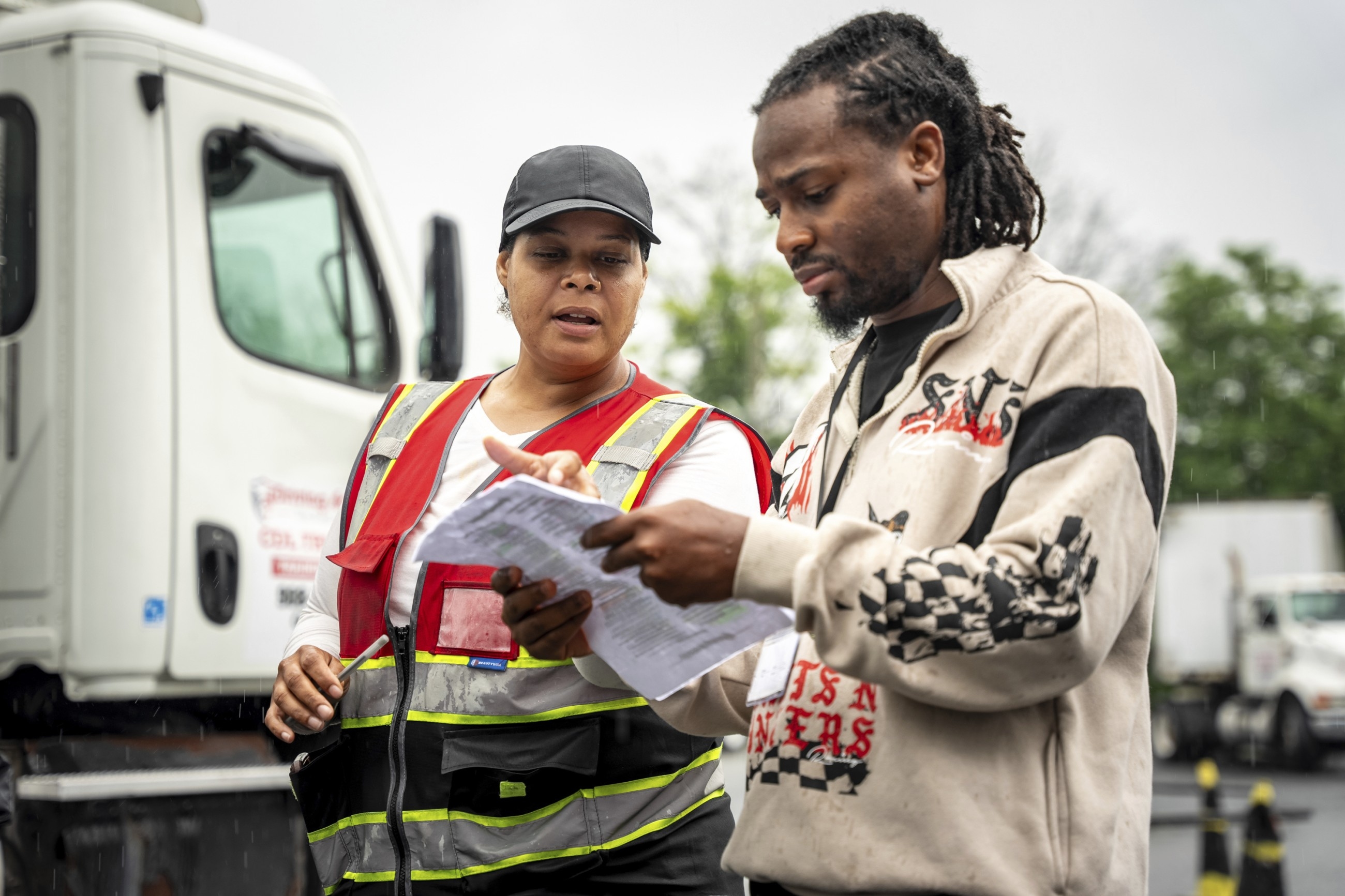 Trump order requires truckers to speak English