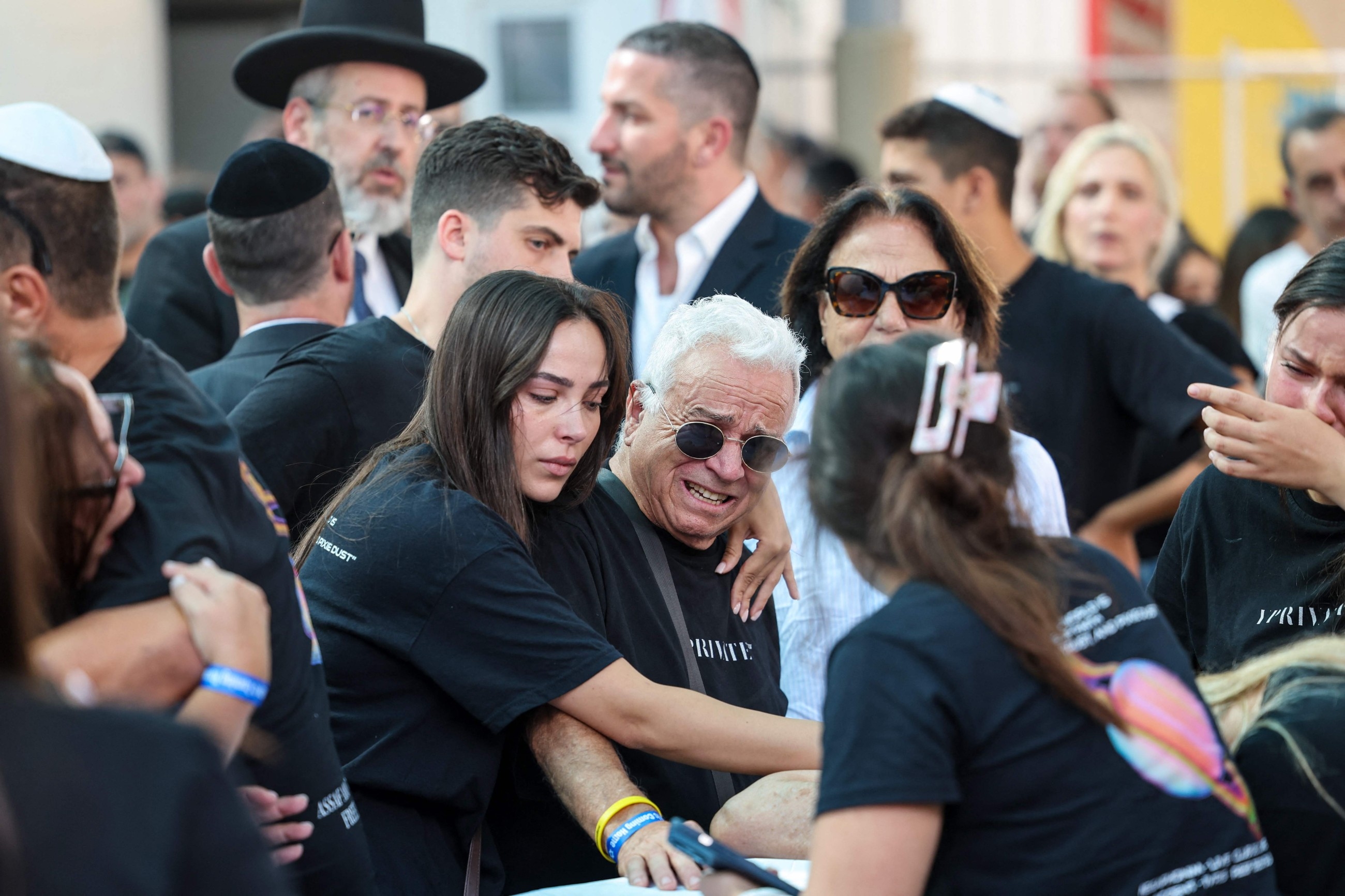 Israel opposition, hostages' kin call for end to Gaza war